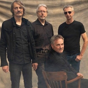 A Cup of T - Band Foto